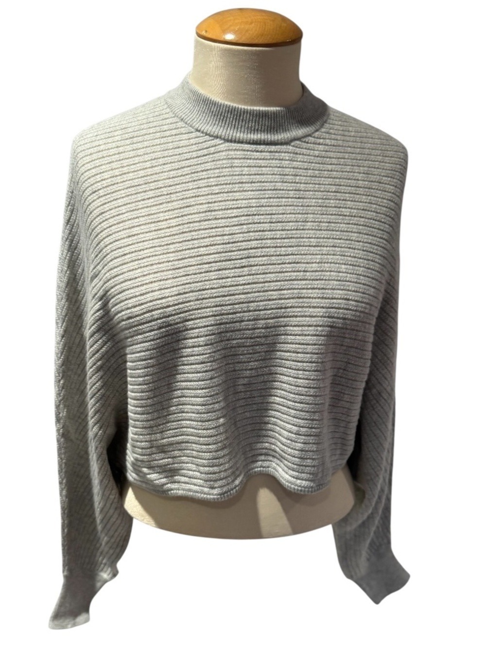 WILFRED FREE (ARITZIA) “Lolan” grey textured batwing crop knit sweater - size xs